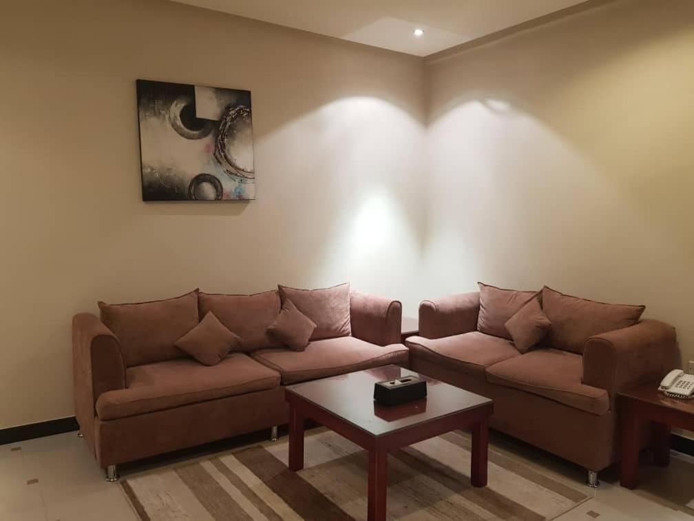 Al Muhaidb Al Nadwa Riyadh Exterior photo